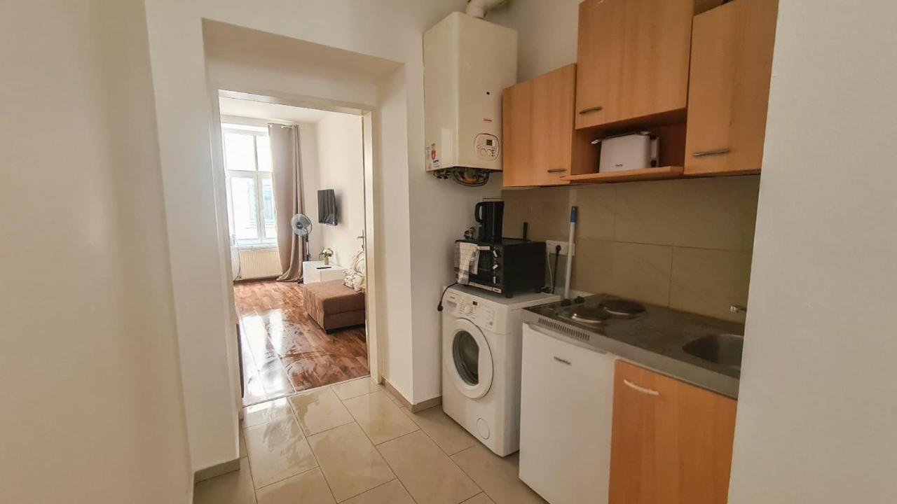 Peaceful 1Br Apt. Near Metro Station Langenfeldg. Apartment Vienna Luaran gambar