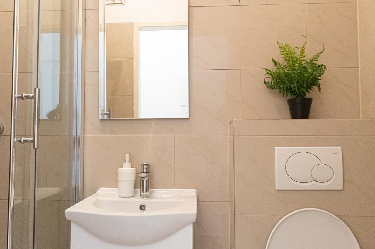 Peaceful 1Br Apt. Near Metro Station Langenfeldg. Apartment Vienna Luaran gambar