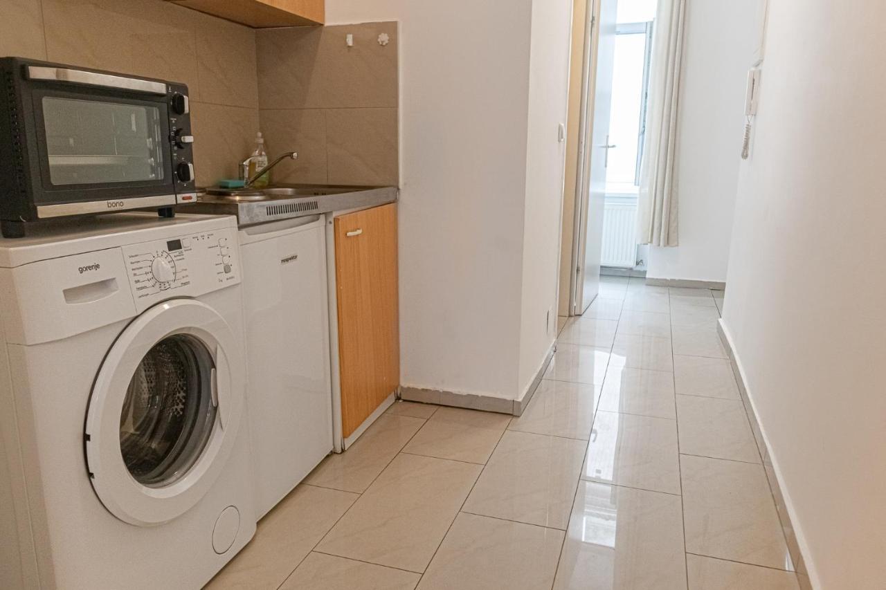 Peaceful 1Br Apt. Near Metro Station Langenfeldg. Apartment Vienna Luaran gambar